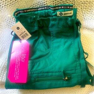 Hunter green koi lite performance stretch women’s scrubs